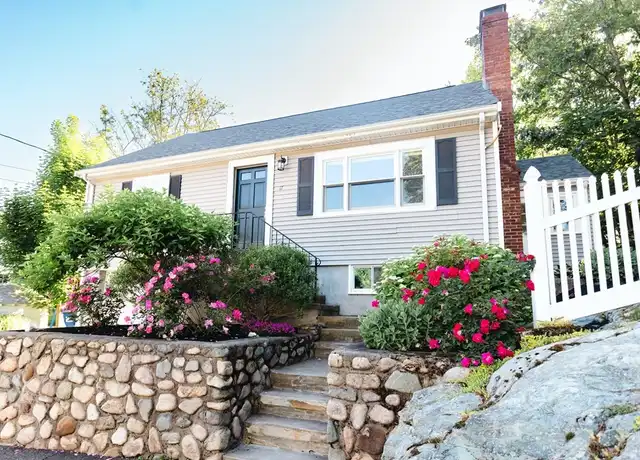 Property at 17 Ash St Unit 17, Melrose, MA, 02176, 3 beds, 2 baths, [object Object]