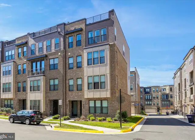 Property at 4729 Tatum Mill Way #310, Chantilly, VA, 20151, 3 beds, 2.5 baths, [object Object]
