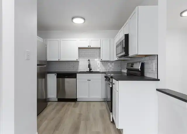 Property at Shawnee Station Apartments - 6405 Maurer Rd, Shawnee, KS, 66217, 1-3 bed, 1-2 bath, [object Object]