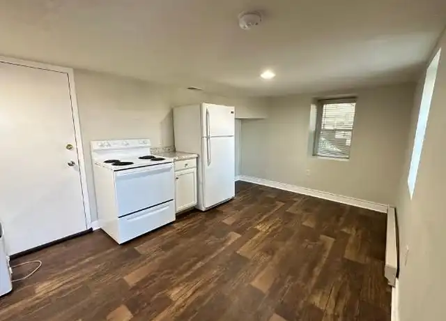Property at 610 E Main St, Ephrata, PA, 17522, 1 bed, 1 bath, [object Object]