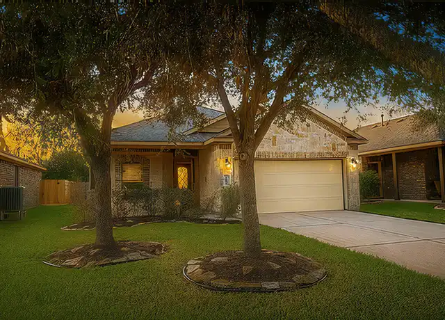Property at 6628 Hawkins Hill Ln, Dickinson, TX, 77539, 3 beds, 2 baths, [object Object]