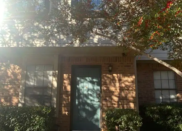 Property at 620 W Collins St, Denton, TX, 76201, 2 beds, 1.5 baths, [object Object]