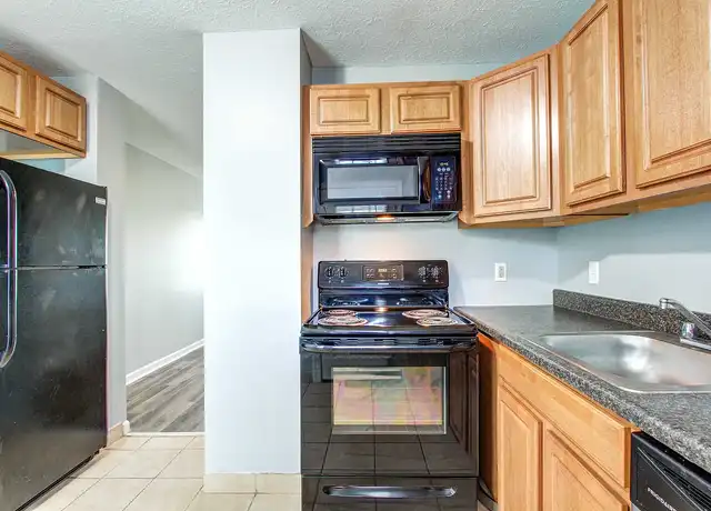Property at Lincoln Crossing - 221 N State Rd, Medina, OH, 44256, 1-3 bed, 1-2 bath, [object Object]
