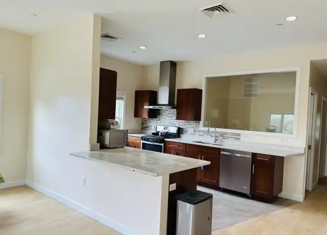 Property at 909 Hancock St, Quincy, MA, 02170, 2 beds, 1 bath, [object Object]