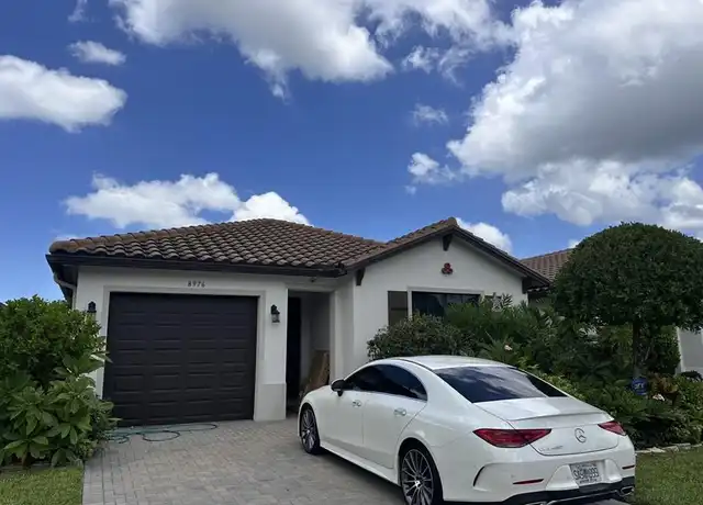Property at 8976 Madrid Cir, Naples, FL, 34104, 3 beds, 2 baths, [object Object]