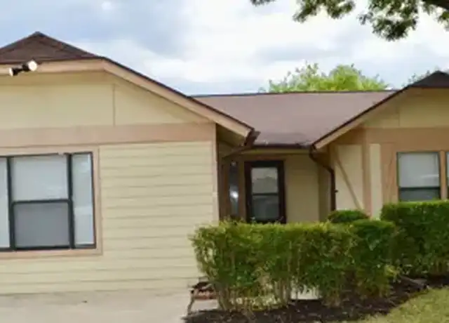 Property at 10046 Apache Vlg, San Antonio, TX, 78245, 3 beds, 2 baths, [object Object]