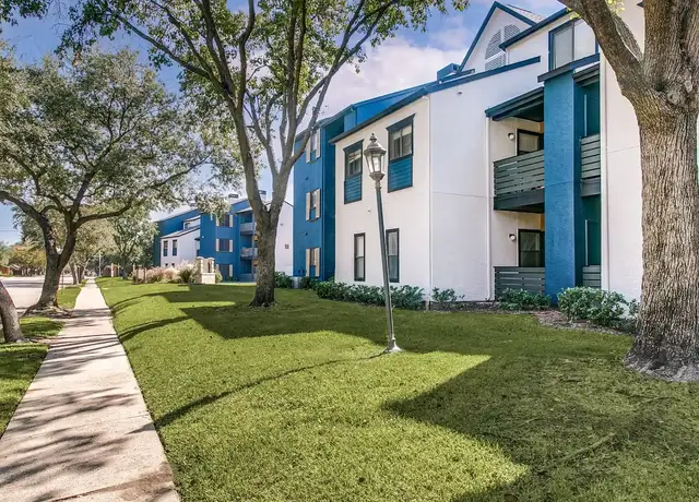Photo of 500 Santa Fe Trl, Irving, TX 75063