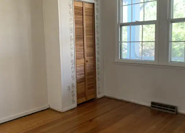 Property at 19 Sayles Rd, Asheville, NC, 28803, 2 beds, 1 bath, [object Object]