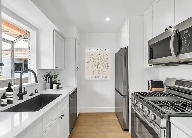 Property at 12420 Woodgreen St, Los Angeles, CA, 90066, 1-2 bed, 1-2 bath, [object Object]