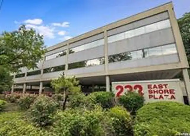 Property at 233 E Shore Rd Unit 204, Great Neck, NY, 11021, 4 beds, 1 bath, [object Object]