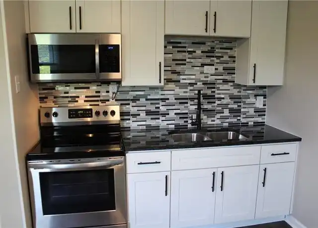 Property at 504 North Ave Unit 3, Midway, PA, 15060, 2 beds, 1 bath, [object Object]