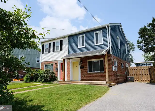 Property at 2234 Roanoke Dr, Alexandria, VA, 22307, 2 beds, 1 bath, [object Object]