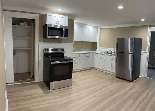 Property at 8 Federal St, Brunswick, ME, 04011, 2 beds, 1 bath, [object Object]