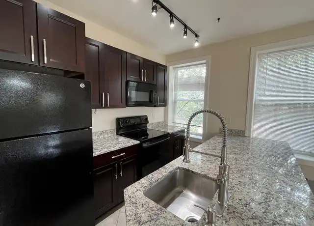 Property at 440 S Fairmount St, Pittsburgh, PA, 15232, 1 bed, 1 bath, [object Object]