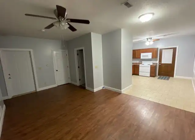 Property at 1518 1/2 N Harrison St Unit 15185, Davenport, IA, 52803, 3 beds, 2 baths, [object Object]