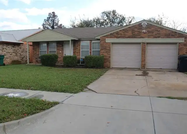 Property at 1012 SW 103rd St, Oklahoma City, OK, 73139, 2 beds, 1 bath, [object Object]
