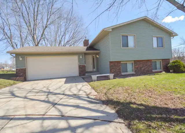 Property at 3526 17th Ave NW, Rochester, MN, 55901, 4 beds, 2 baths, [object Object]