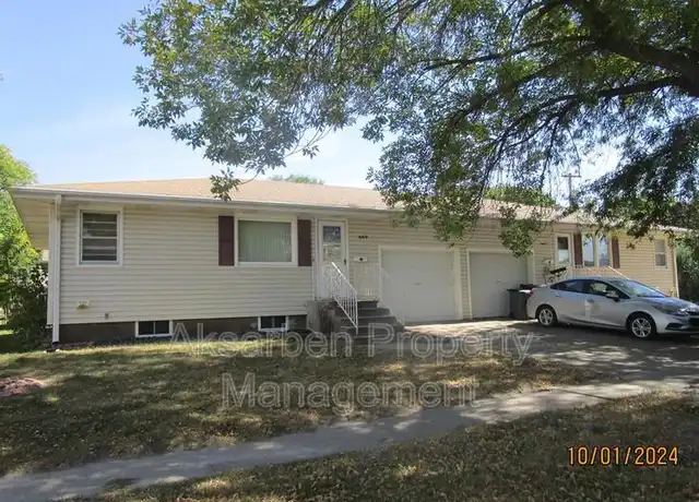 Property at 667 24th Ave, Columbus, NE, 68601, 2 beds, 2 baths, [object Object]