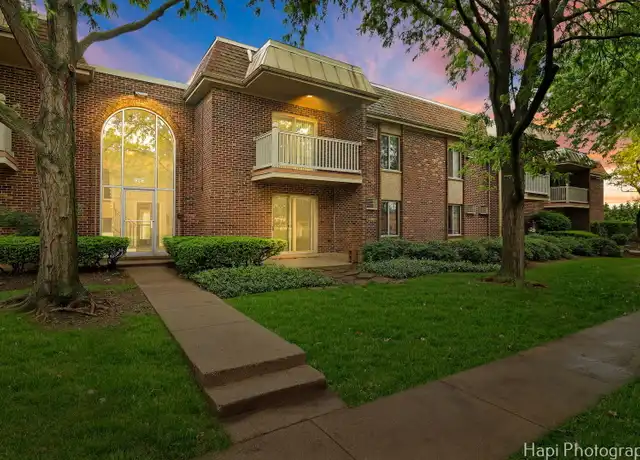Property at 906 W Alleghany Dr Unit 2D, Arlington Heights, IL, 60004, 1 bed, 1 bath, [object Object]