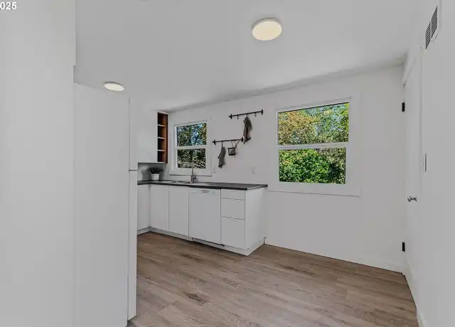 Property at 2504 E 25th St, Vancouver, WA, 98661, 2 beds, 1 bath, [object Object]