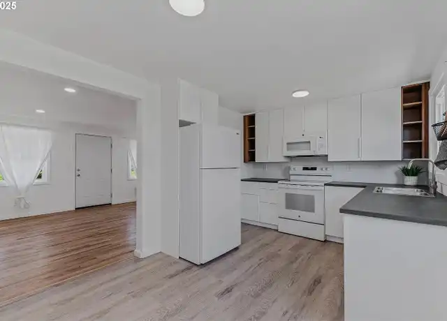 Property at 2504 E 25th St, Vancouver, WA, 98661, 2 beds, 1 bath, [object Object]