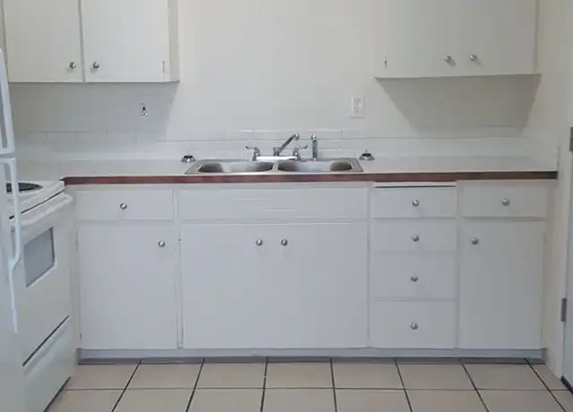 Property at 503 E Reserve St, Vancouver, WA, 98661, 2 beds, 1 bath, [object Object]