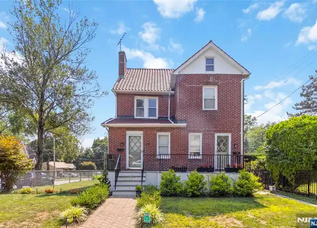 Property at 106 Park Ave, Cresskill, NJ, 07626, 2 beds, 1 bath, [object Object]