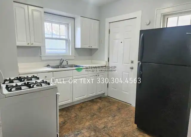 Property at 623 Cole Ave, Akron, OH, 44301, 3 beds, 1 bath, [object Object]