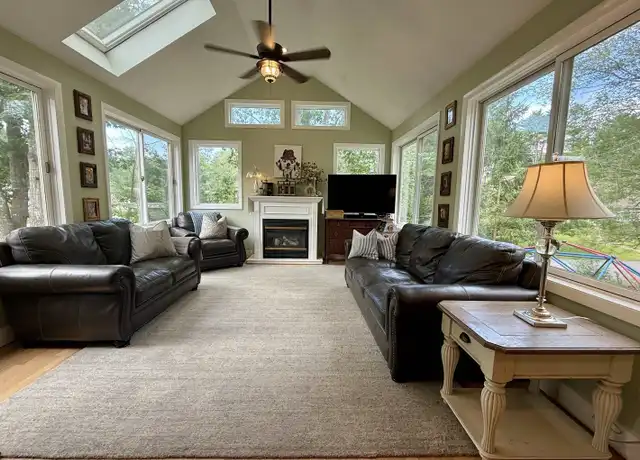 Property at 17 Harding Rd, Portsmouth, NH, 03801, 4 beds, 2 baths, [object Object]