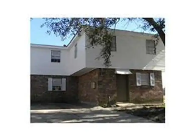 Property at 945 E Monterey Ct Unit A, Gretna, LA, 70056, 3 beds, 2 baths, [object Object]