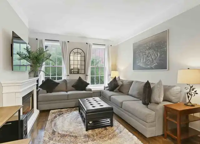 Property at 527 E 72nd St Unit 3B, New York, NY, 10021, 1 bed, 1 bath, [object Object]
