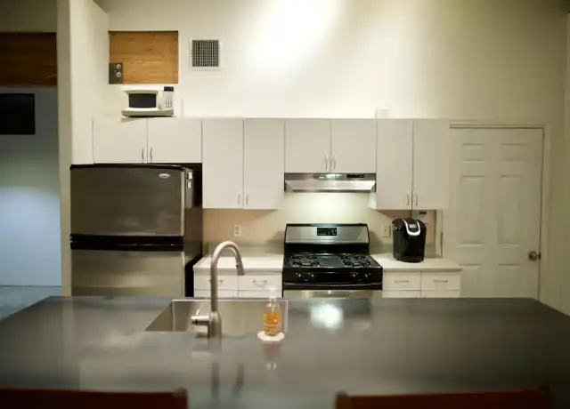 Property at 421 E Lester St, Tucson, AZ, 85705, 1 bed, 1.5 baths, [object Object]