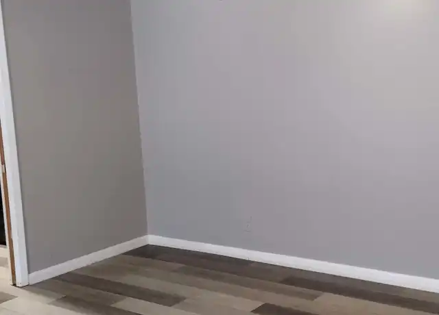 Property at 4301 S Church Way, Louisville, KY, 40207, 2 beds, 1 bath, [object Object]
