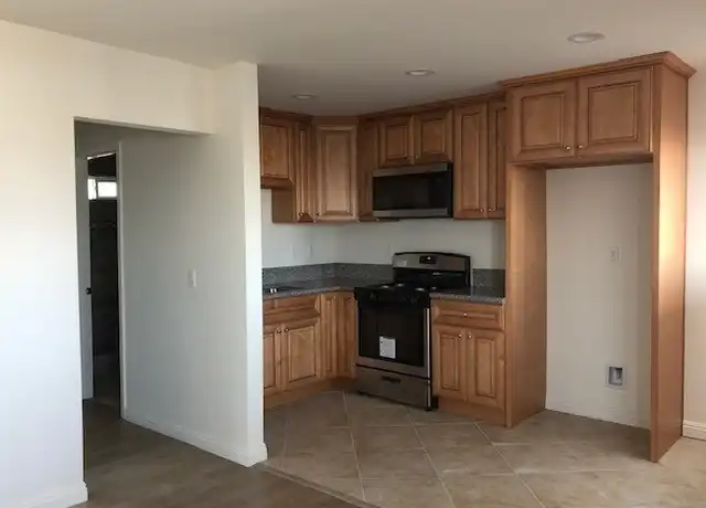 Property at 200 W Williams St Unit 3, Barstow, CA, 92311, 1 bed, 1 bath, [object Object]