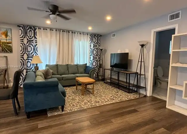 Property at 1509 N Andrews Ave #3, Fort Lauderdale, FL, 33311, 2 beds, 1 bath, [object Object]