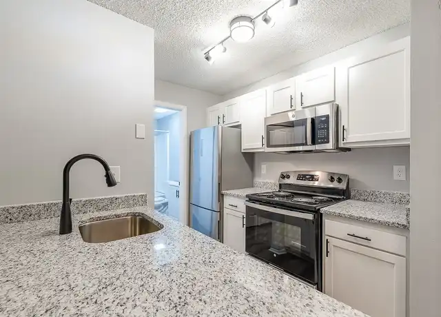 Property at Kilborough Apartments - 1700 Bond Ave, Columbus, OH, 43229, 1 bed, 1 bath, [object Object]