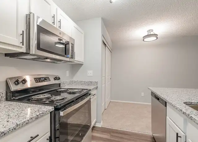 Property at Kilborough Apartments - 1700 Bond Ave, Columbus, OH, 43229, 1 bed, 1 bath, [object Object]