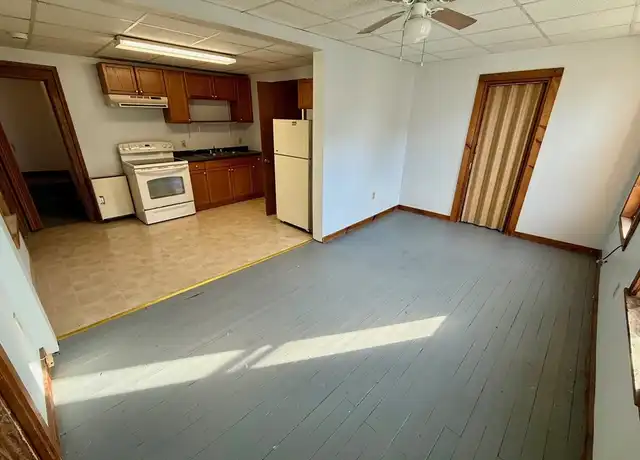 Property at 285 East St Unit 2, Ludlow, MA, 01056, 1 bed, 1 bath, [object Object]