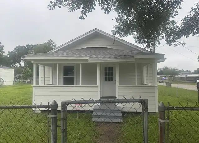 Property at 2023 N U St, Pensacola, FL, 32505, 3 beds, 2 baths, [object Object]