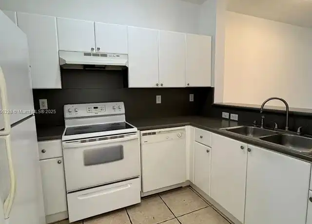Property at 17620 NW 73rd Ave Unit 104-17, Hialeah, FL, 33015, 2 beds, 2 baths, [object Object]