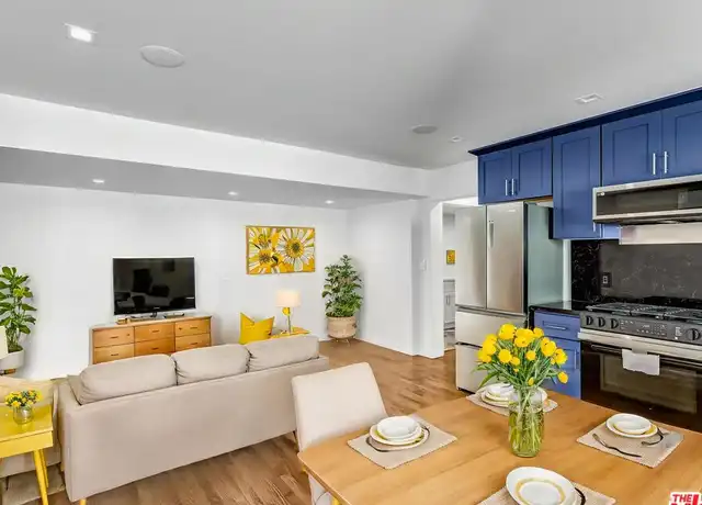 Property at 754 Croft Ave Unit 3/4, Los Angeles, CA, 90069, 2 beds, 1 bath, [object Object]