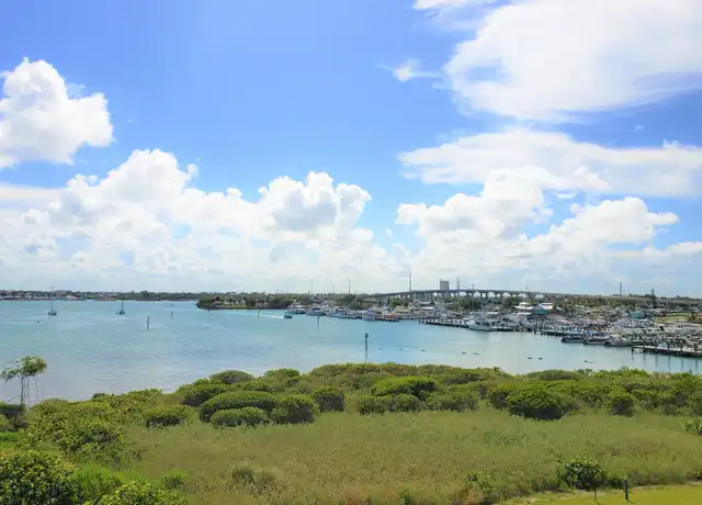 Property at 31 Harbour Isle Dr E Ph 06, Fort Pierce, FL, 34949, 2 beds, 2 baths, [object Object]