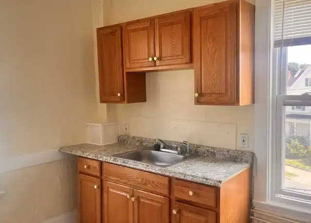 Property at 137 Euclid Ave Unit 3, Lynn, MA, 01904, 3 beds, 1 bath, [object Object]