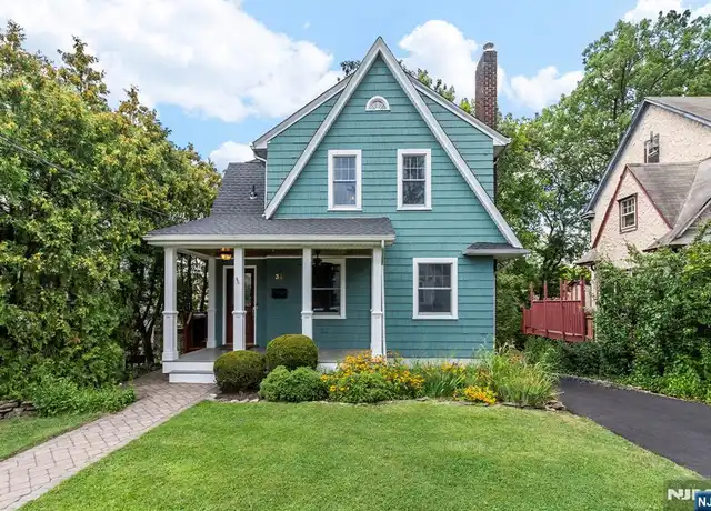 Property at 34 Harding Rd, Glen Rock, NJ, 07452, 3 beds, 3.5 baths, [object Object]