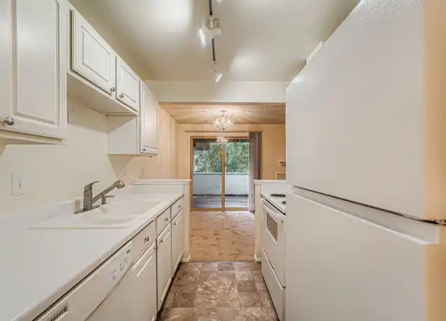 Property at 105 S 340th St Unit G, Federal Way, WA, 98003, 1 bed, 1 bath, [object Object]