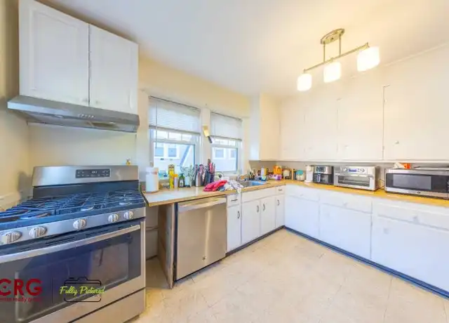 Property at 40 Walker St, Newton, MA, 02460, 5 beds, 2 baths, [object Object]