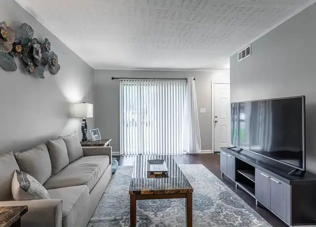 Property at Summit Park Apartments - 4370 Le Marie Ct, Columbus, OH, 43224, 1 bed, 1 bath, [object Object]