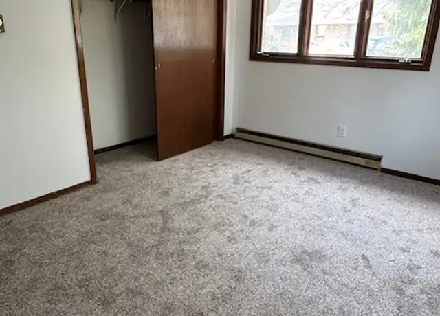 Property at 4440 Carthage Dr Unit 2, Rockford, IL, 61109, 1 bed, 1 bath, [object Object]