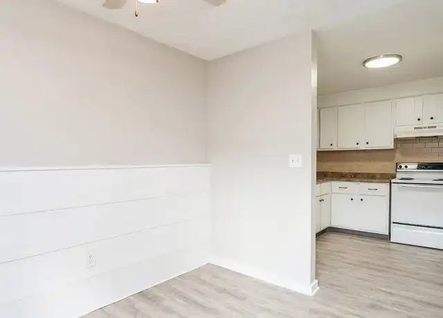 Property at Stonebridge - 159 Pinney St, Ellington, CT, 06029, 1 bed, 1 bath, [object Object]