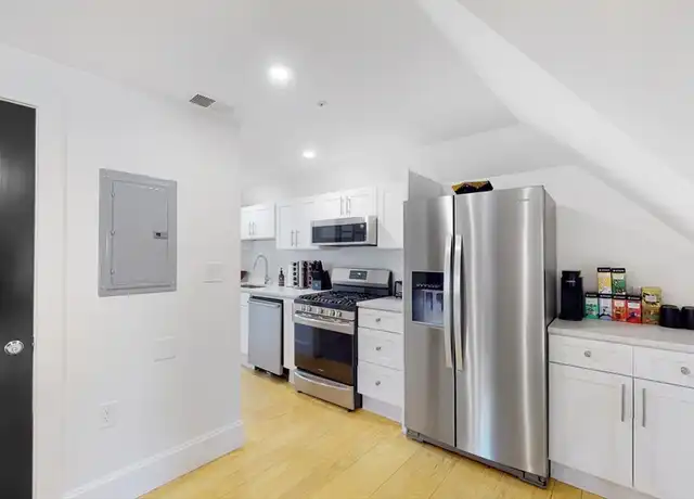 Property at 659 South St Unit 3, Waltham, MA, 02453, 3 beds, 2 baths, [object Object]